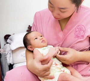 Chăm sóc bé sơ sinh Quận 12 - Đánh thức giác quan & Kết nối yêu thương