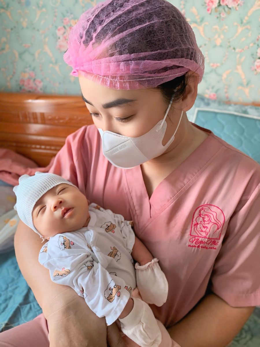 Tắm bé sơ sinh tại nhà quận 12