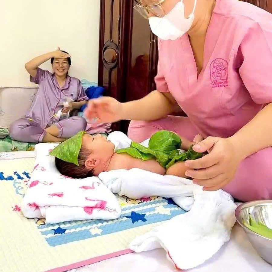 Tắm bé sơ sinh tại nhà quận 12